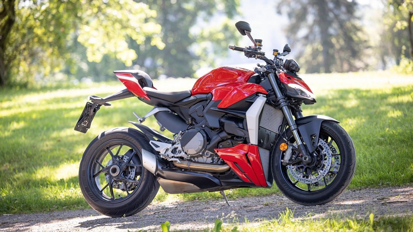 Ducati streetfighter v2