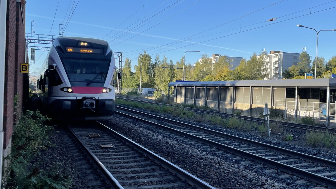 VR_juna_julkinen_liikenne_Helsinki_9_2022_MJ