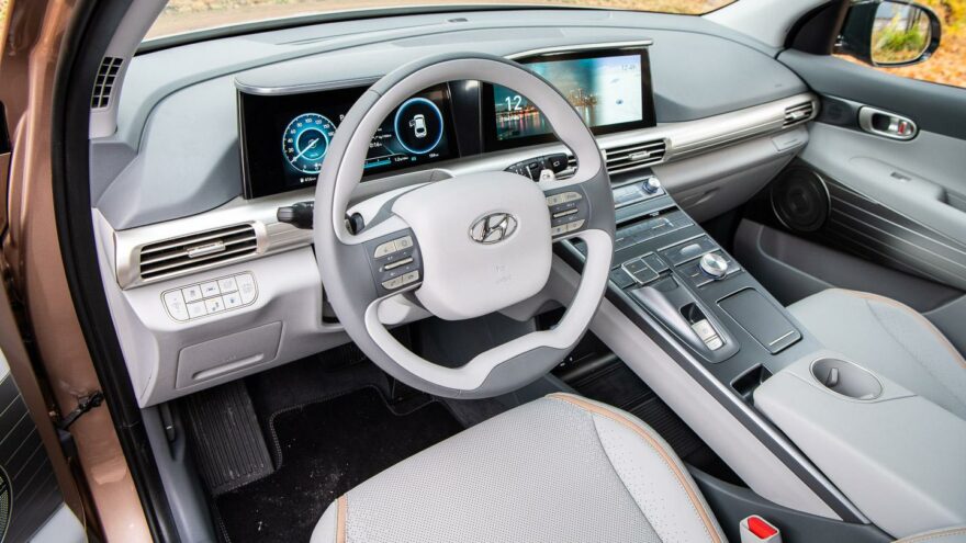 Hyundai Nexo vety polttokenno auto sähkö