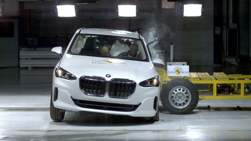BMW 2-sarja Active Tourer Euro NCAP turvallisuus testi koe törmäys