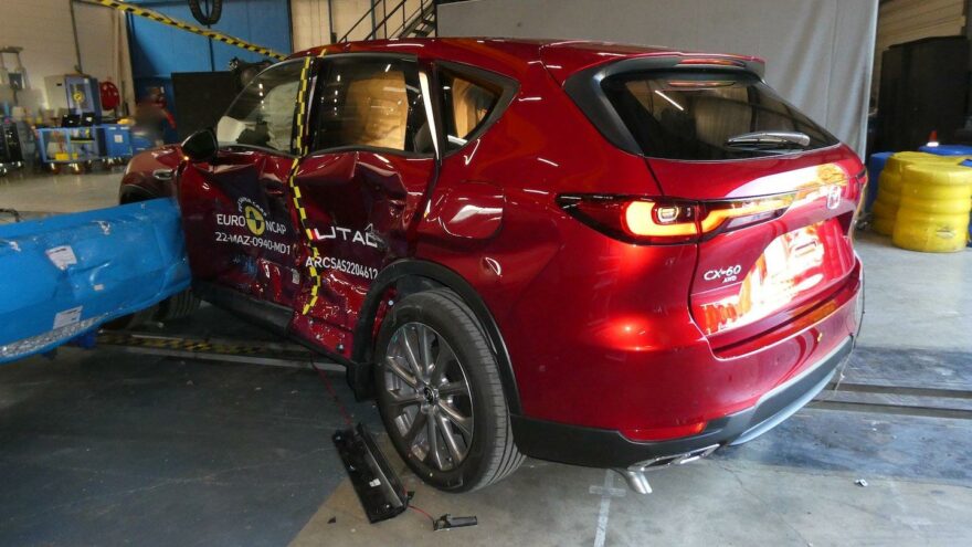 Mazda CX-60 Euro NCAP turvallisuus testi koe törmäys
