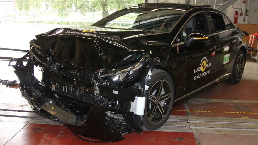 Mercedes-EQ EQE Mercedes-Benz Euro NCAP turvallisuus testi koe törmäys
