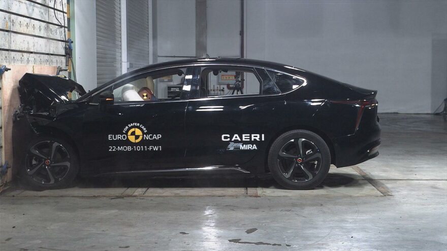 Mobilize Limo Euro NCAP turvallisuus testi koe törmäys