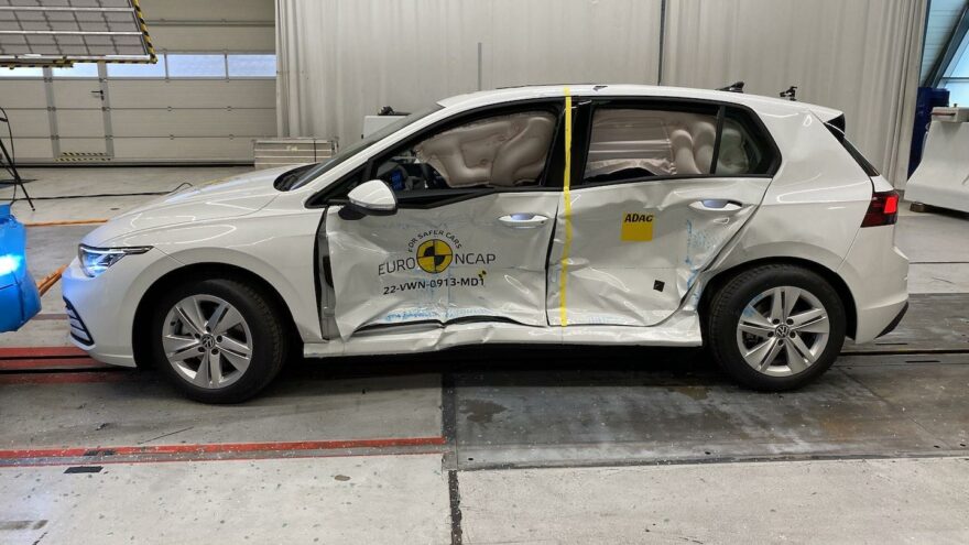 Volkswagen Golf Euro NCAP turvallisuus testi koe törmäys