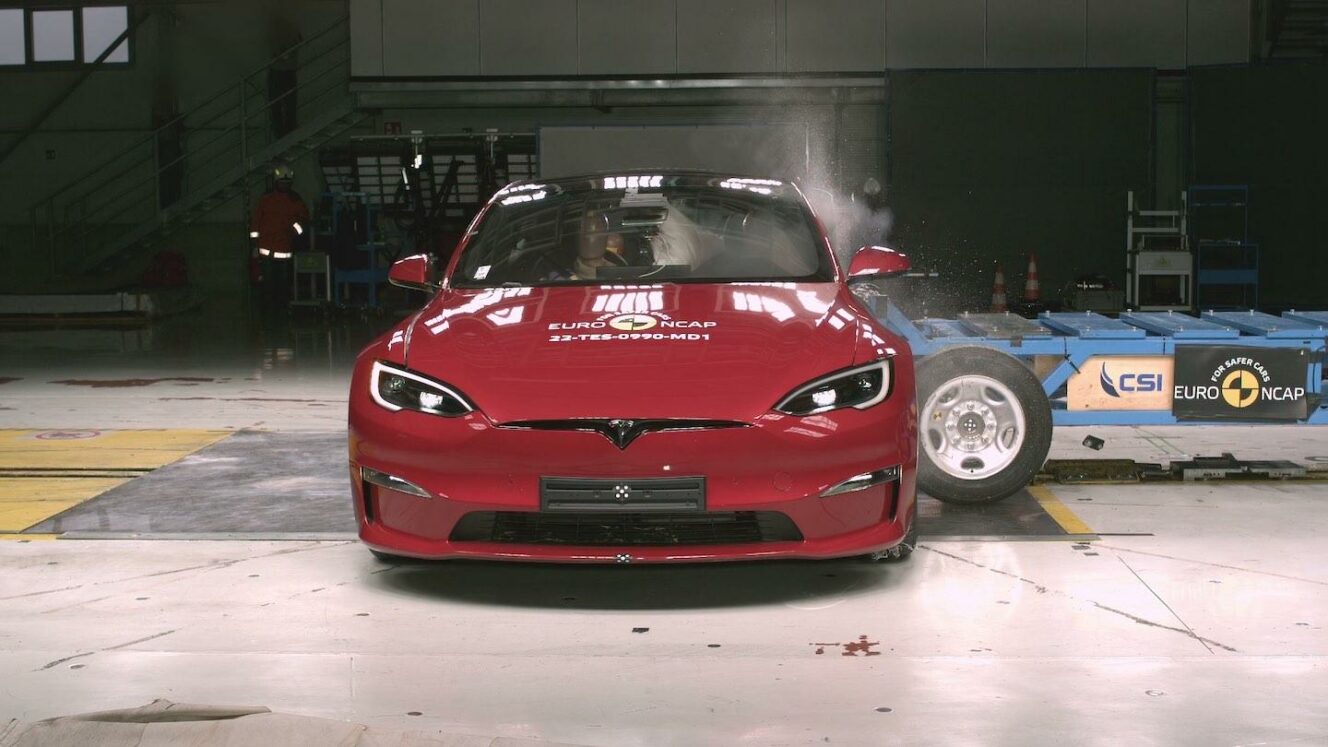 Tesla Model S Euro NCAP törmäys testi turvallisuus sähköauto