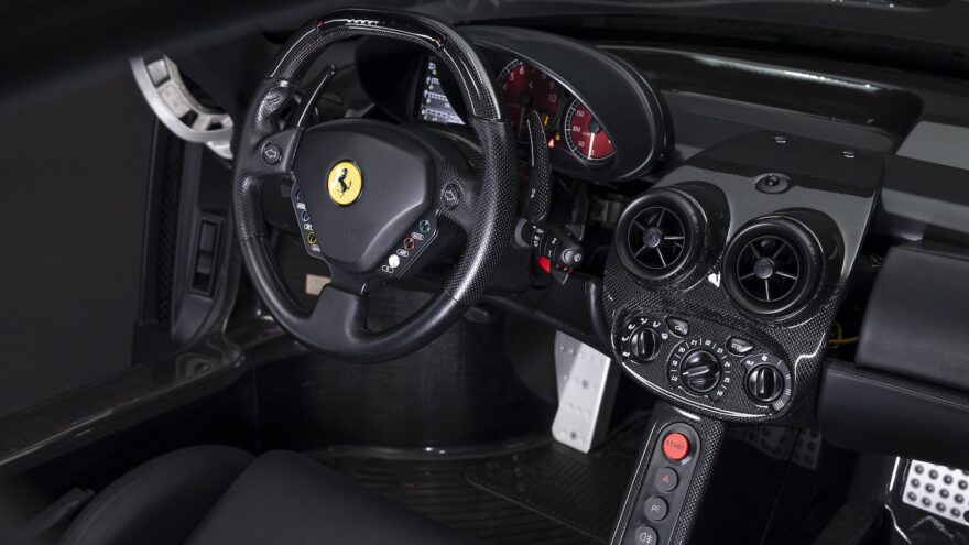 Ferrari Enzo mattamusta musta Nero Opaco Brunei huutokauppa