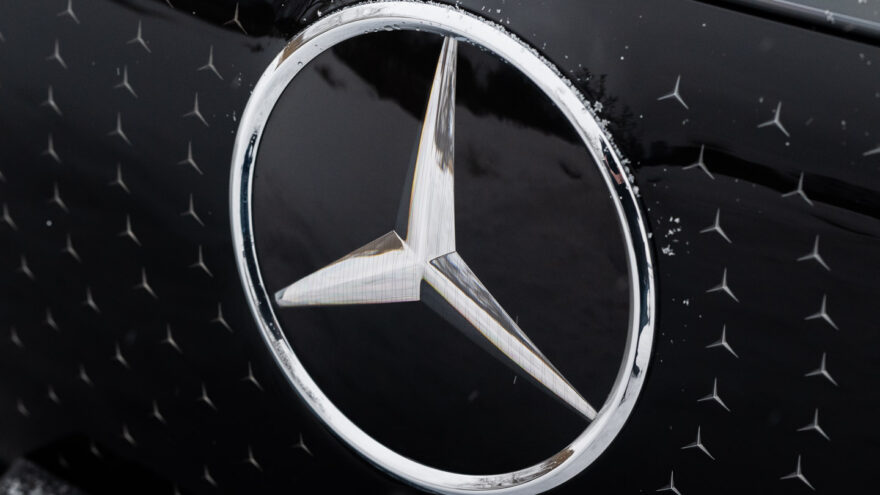 Mercedes-EQ EQS SUV Mercedes-Benz mersu sähköauto katumaasturi edustus luksus