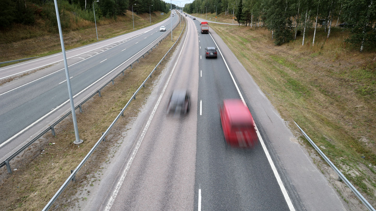 Tieliikenteen veropotti vihdoin tiestön huoltoon – Suomeen suunnitteilla  maailman pisin moottoritie