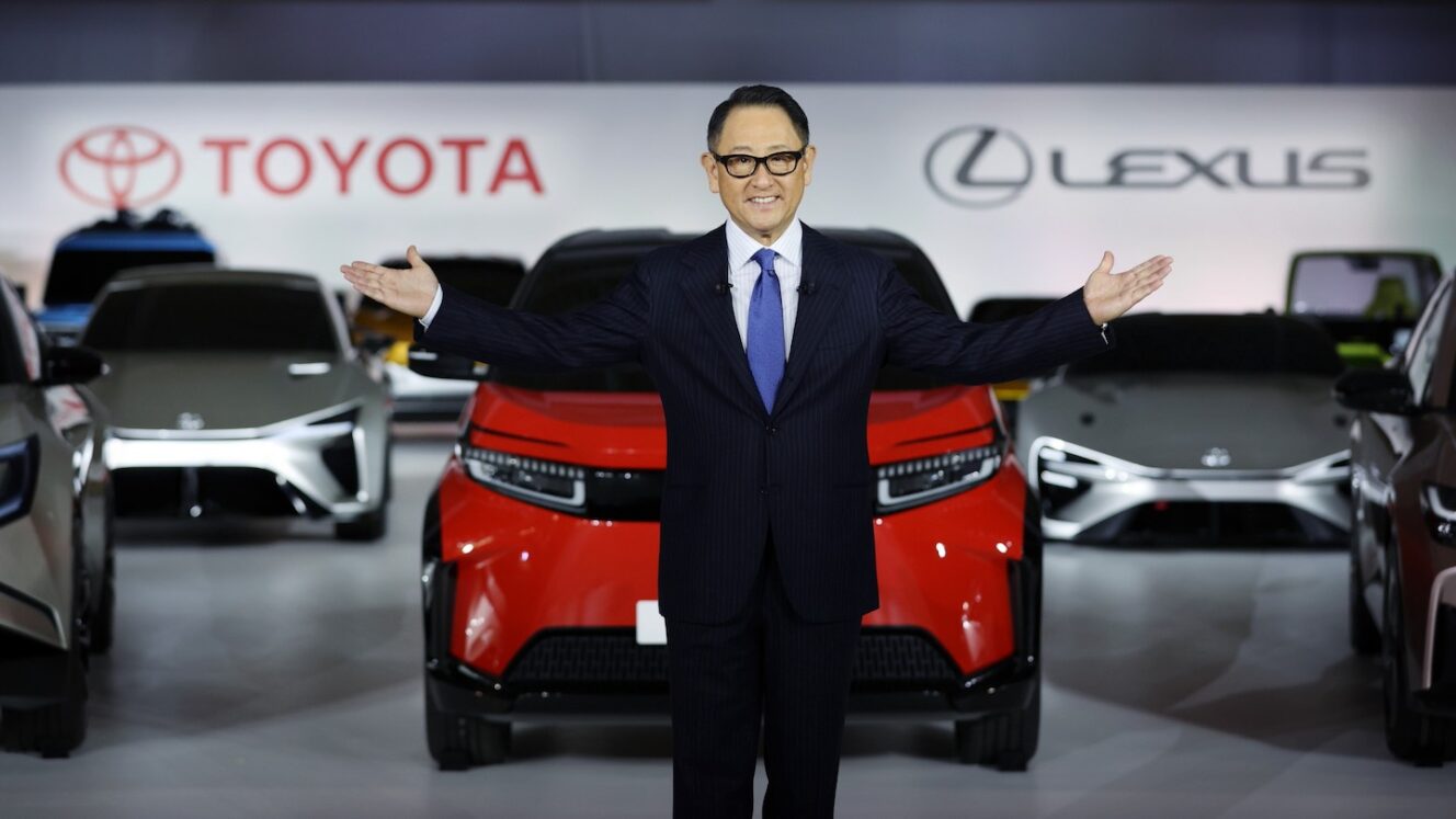 Akio Toyoda ajatuksia autoista koji sato Toyota pääjohtaja toimitusjohtaja