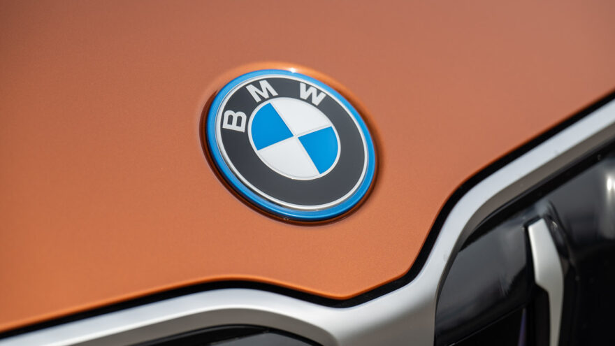 BMW iX1 xDrive sähköauto