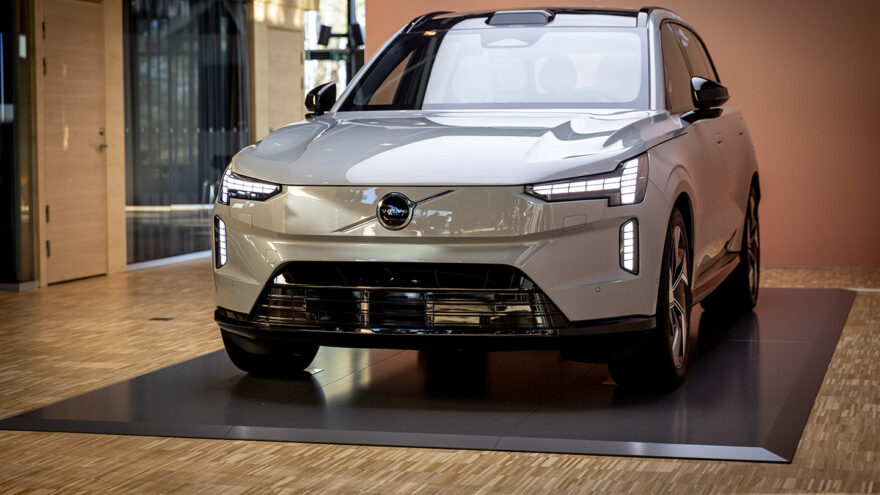 Volvo EX90