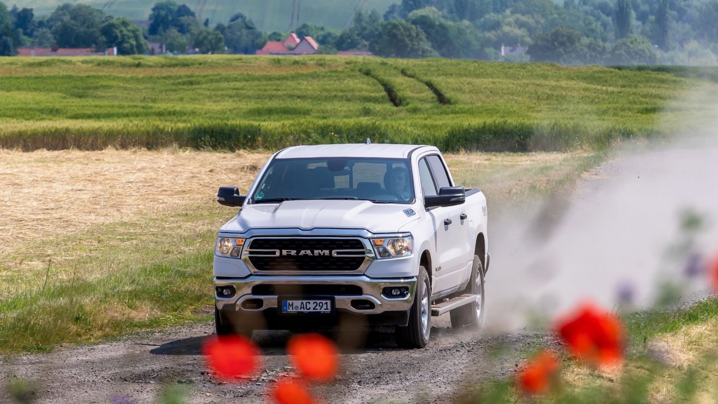 Keskim r ist Raskaampi Kevythybridi RAM 1500 ETorque Pentastar V6 keskim-r-ist-raskaampi-kevythybridi-ram-1500-etorque-pentastar-v6