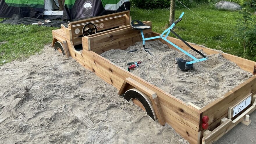 Tee-se-itse: avolava-auto hiekkalaatikko
