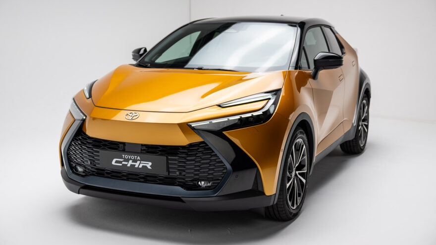 Toyota C-HR uusi esittely hybridi lataushybridi PHEV