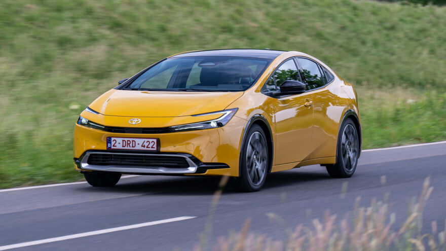 Toyota Prius Plug-in Hybrid PHEV lataushybridi