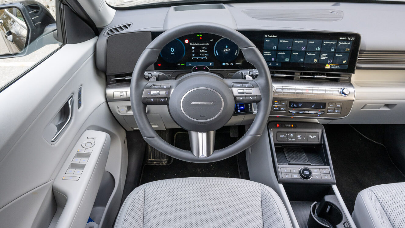 Hyundai Kona EV 65 kWh sähköauto