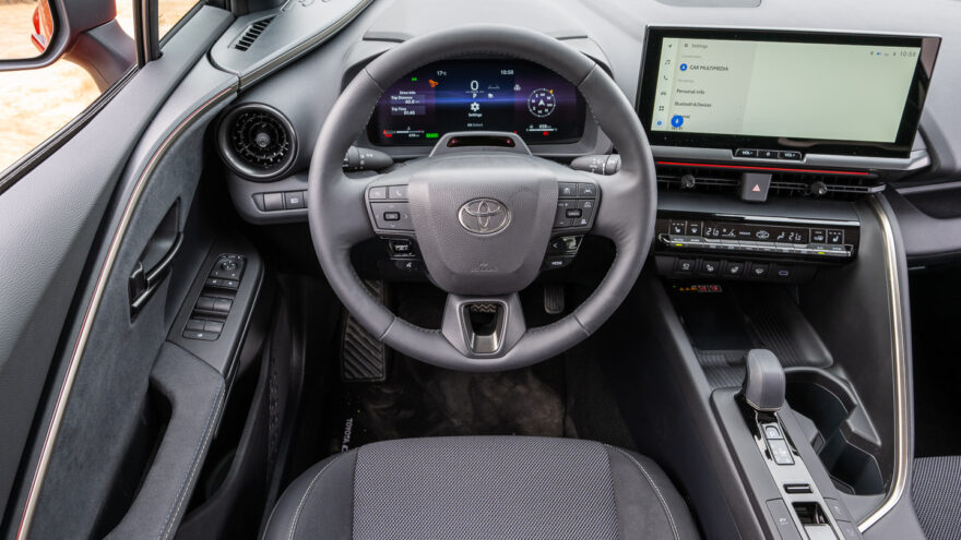Toyota C-HR täyshybridi