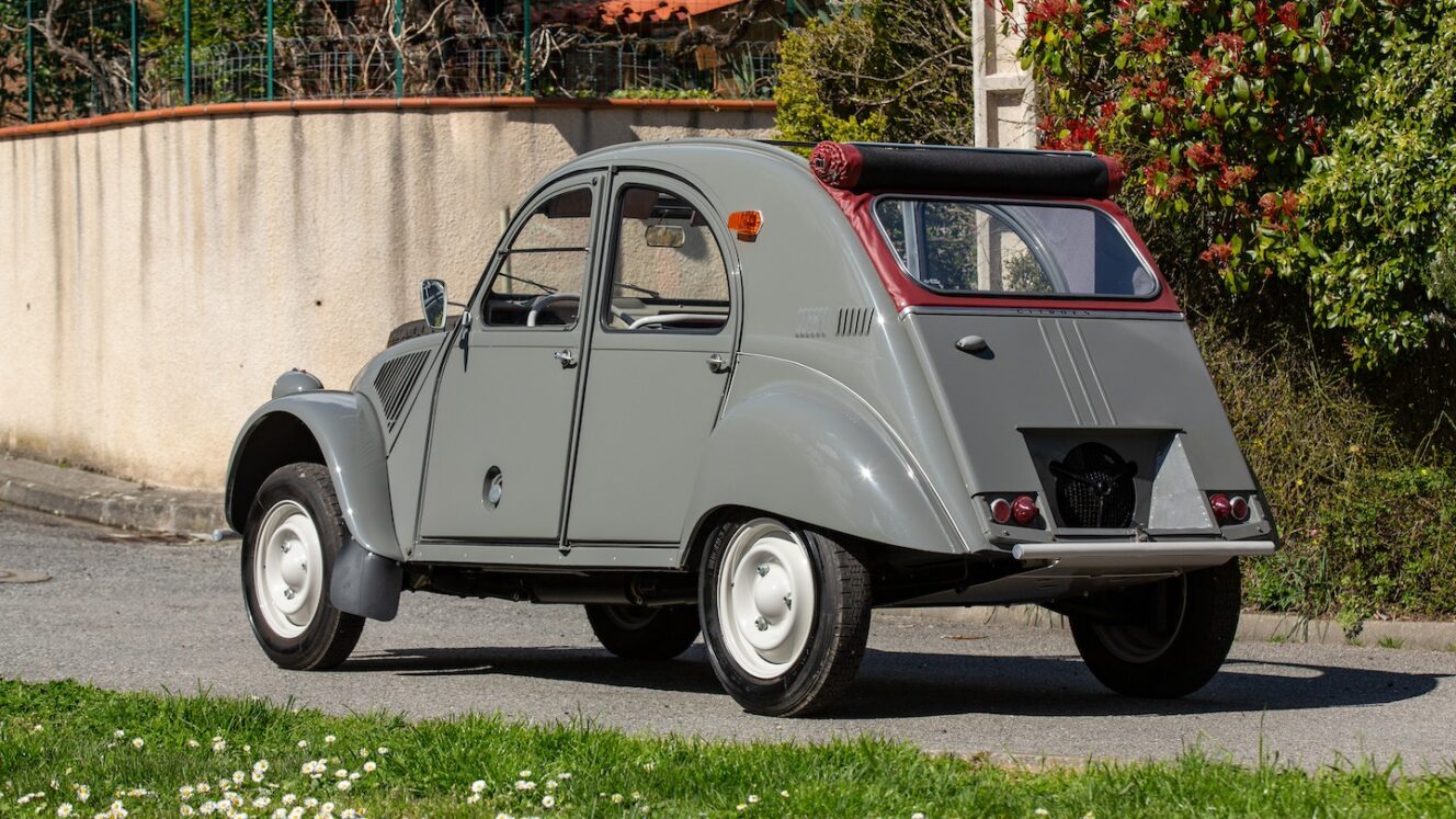 Citroën 2CV 4x4 'Sahara' neliveto