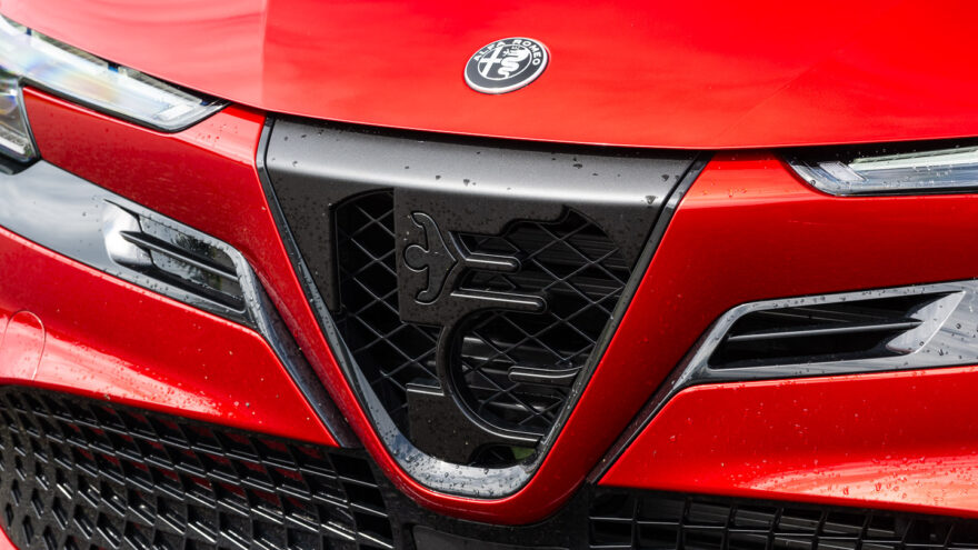 Alfa Romeo Junior Veloce sähköauto