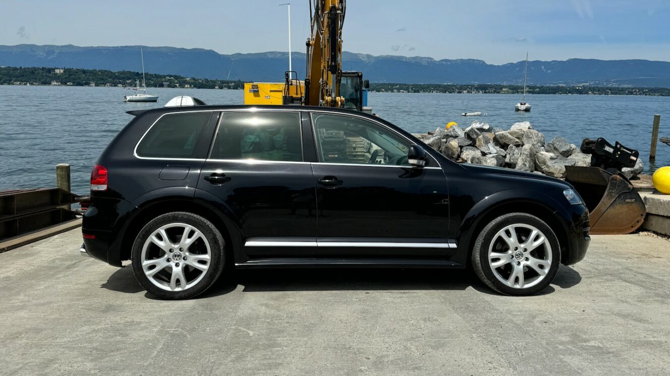 Volkswagen Touareg W12 huutokauppa