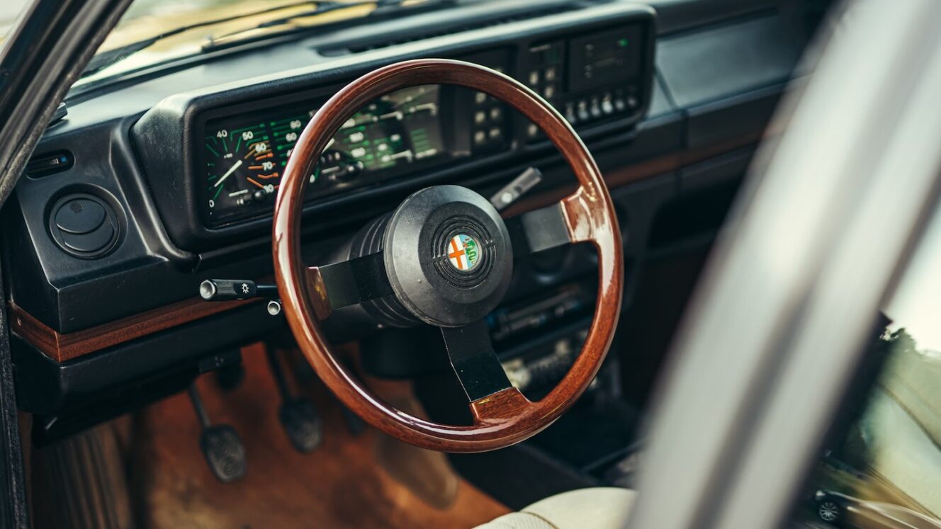 Alfa Romeo Alfetta huutokauppa 1984