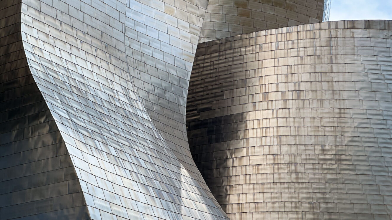 Guggenheim Bilbao museo taide monumentti titaani laatta