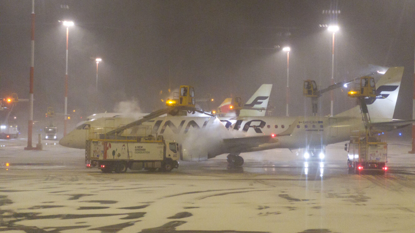 päivän kuva deicing jäänesto jäänpoisto lentäminen ilmailu Finnair