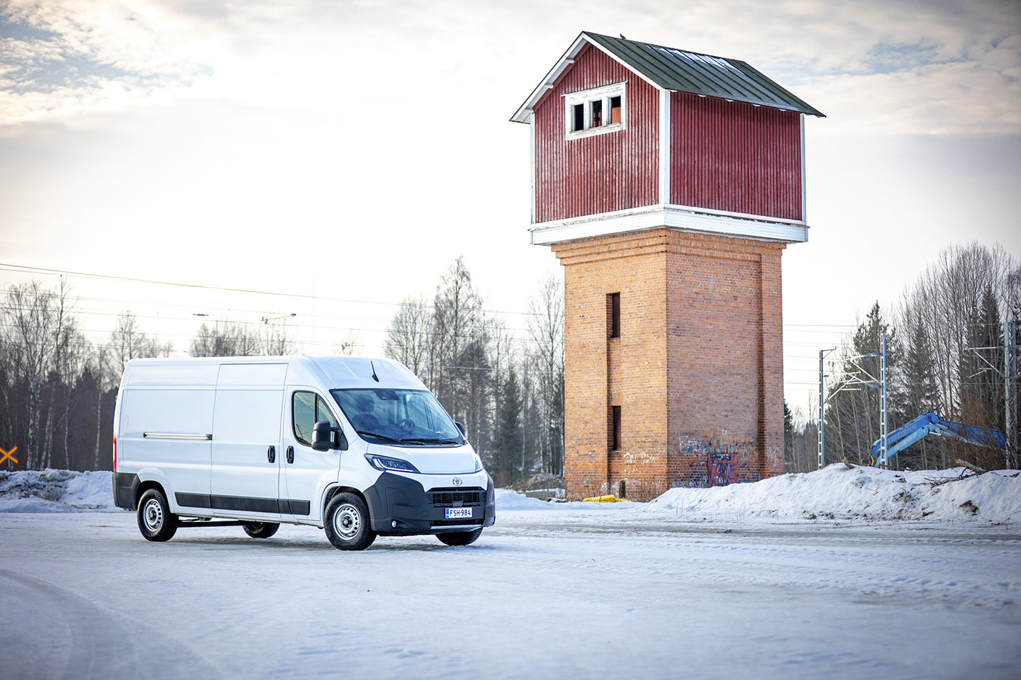 Koeajo Toyota Proace Max Paraneeko Pakettiauto Logoa Vaihtamalla koeajo-toyota-proace-max-paraneeko-pakettiauto-logoa-vaihtamalla