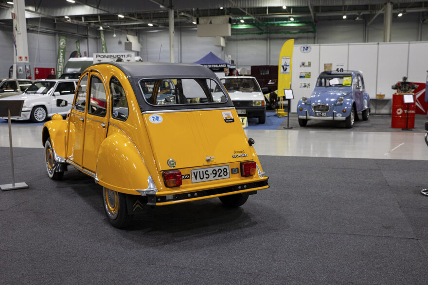 Classic Motorshow omistaijen helmet