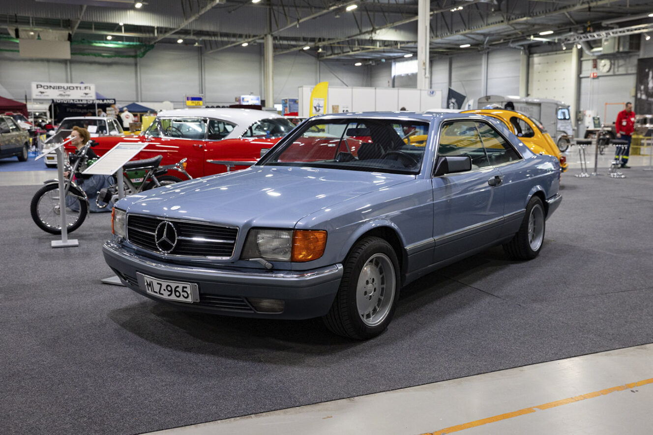 Classic Motorshow omistaijen helmet