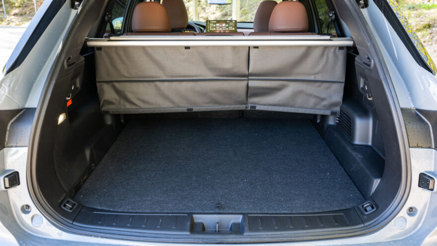 Mitsubishi Outlander PHEV lataushybridi