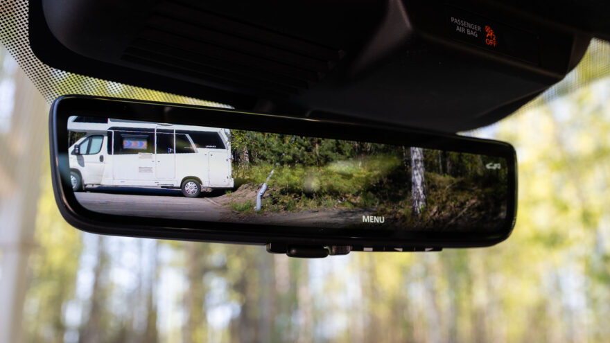Mitsubishi Outlander PHEV lataushybridi