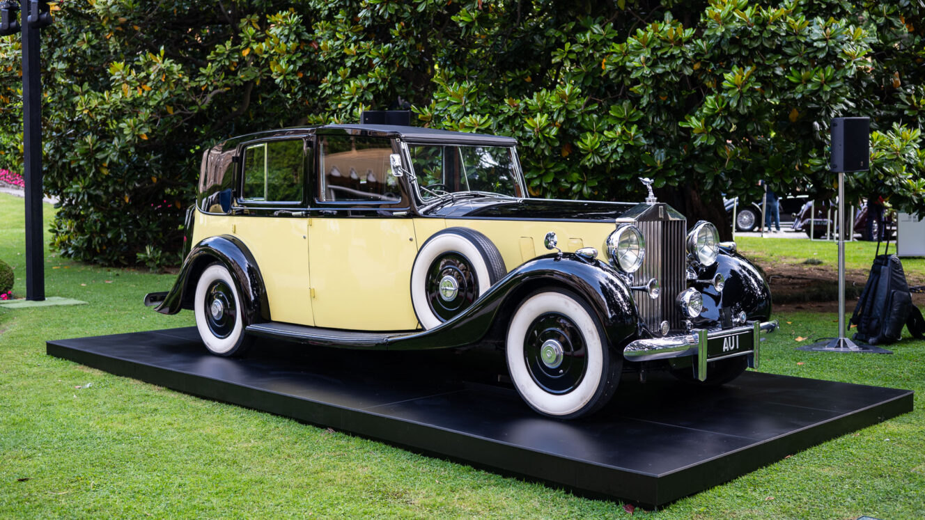 Rolls-Royce Phantom Extended James Bond Goldfinger Kultasormi 60 vuotta