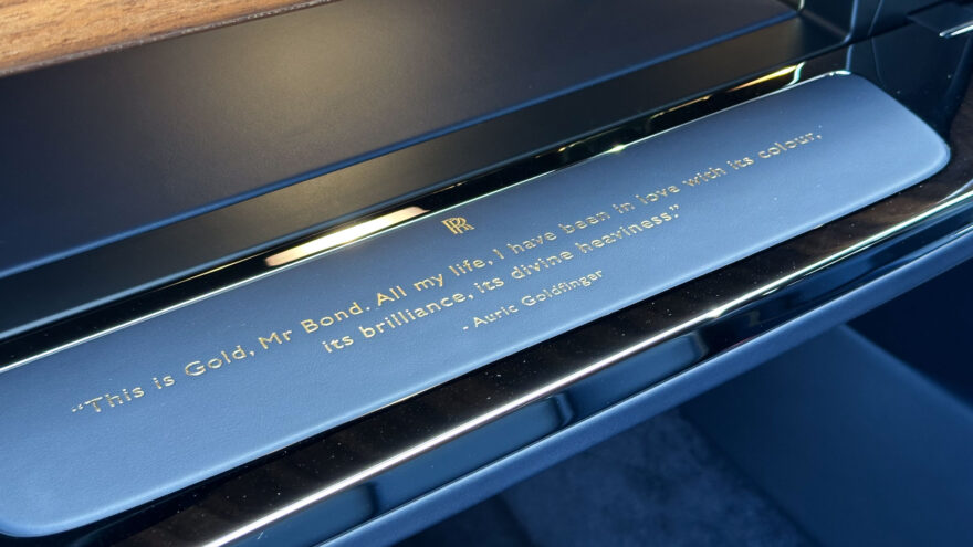 Rolls-Royce Phantom Extended James Bond Goldfinger Kultasormi 60 vuotta
