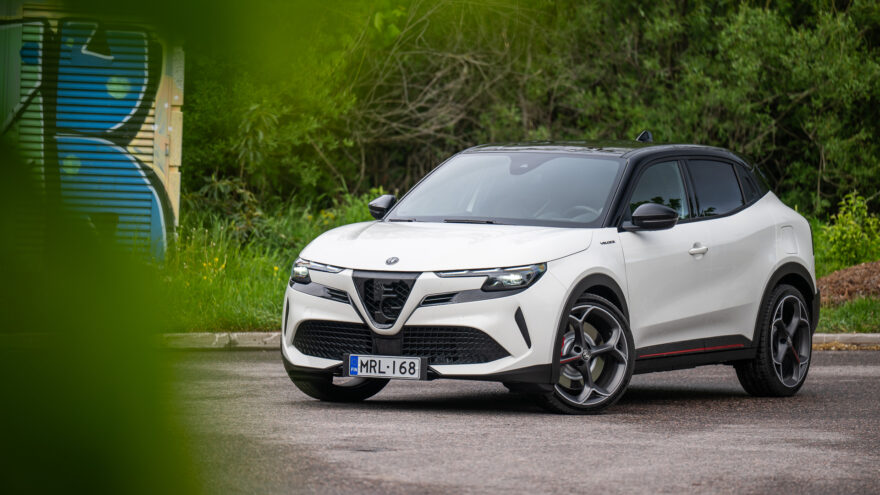 Alfa Romeo Junior Veloce sähköauto
