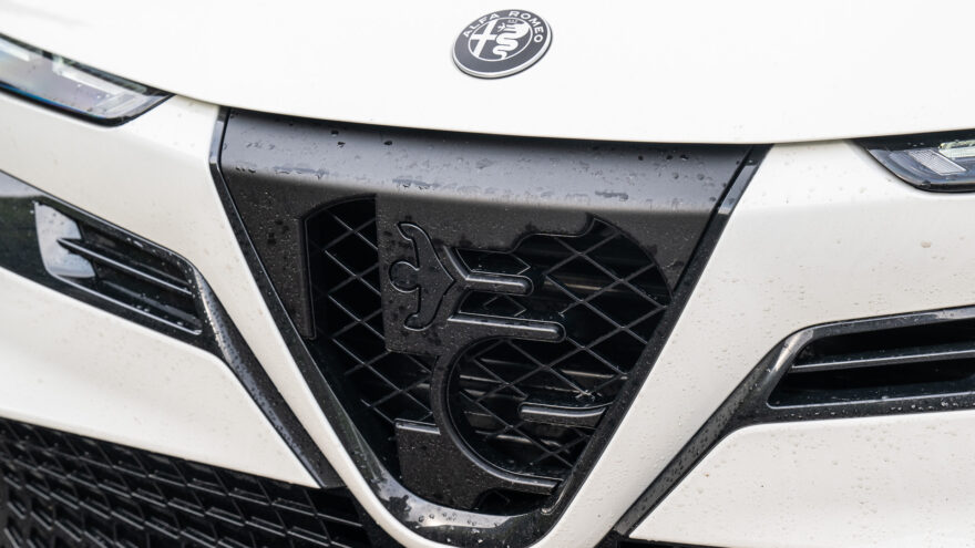 Alfa Romeo Junior Veloce sähköauto