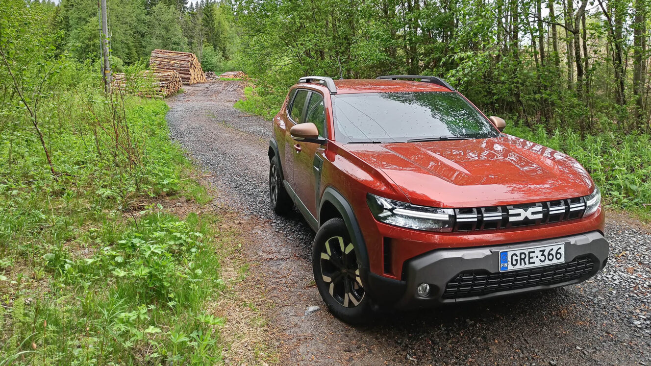 Dacia Duster käyttötesti kesärenkaat