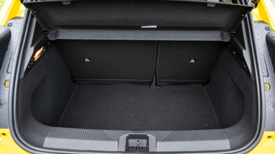Renault 5 Comfort Range sähköauto koeajo Suomi kokemukset