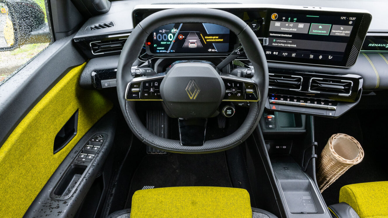 Renault 5 Comfort Range sähköauto koeajo Suomi kokemukset