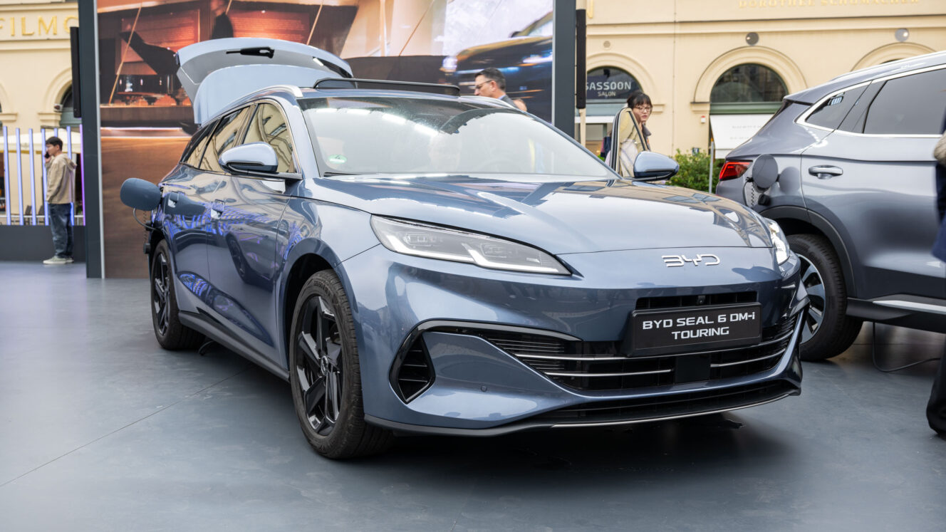 BYD Seal 06 DM-i Touring lataushybridifarmari farkku