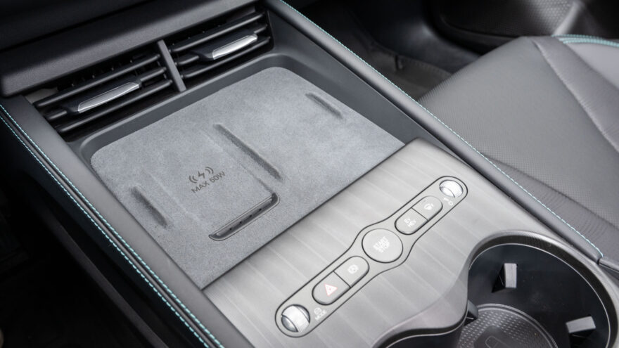 BYD Seal 06 DM-i Touring lataushybridifarmari farkku