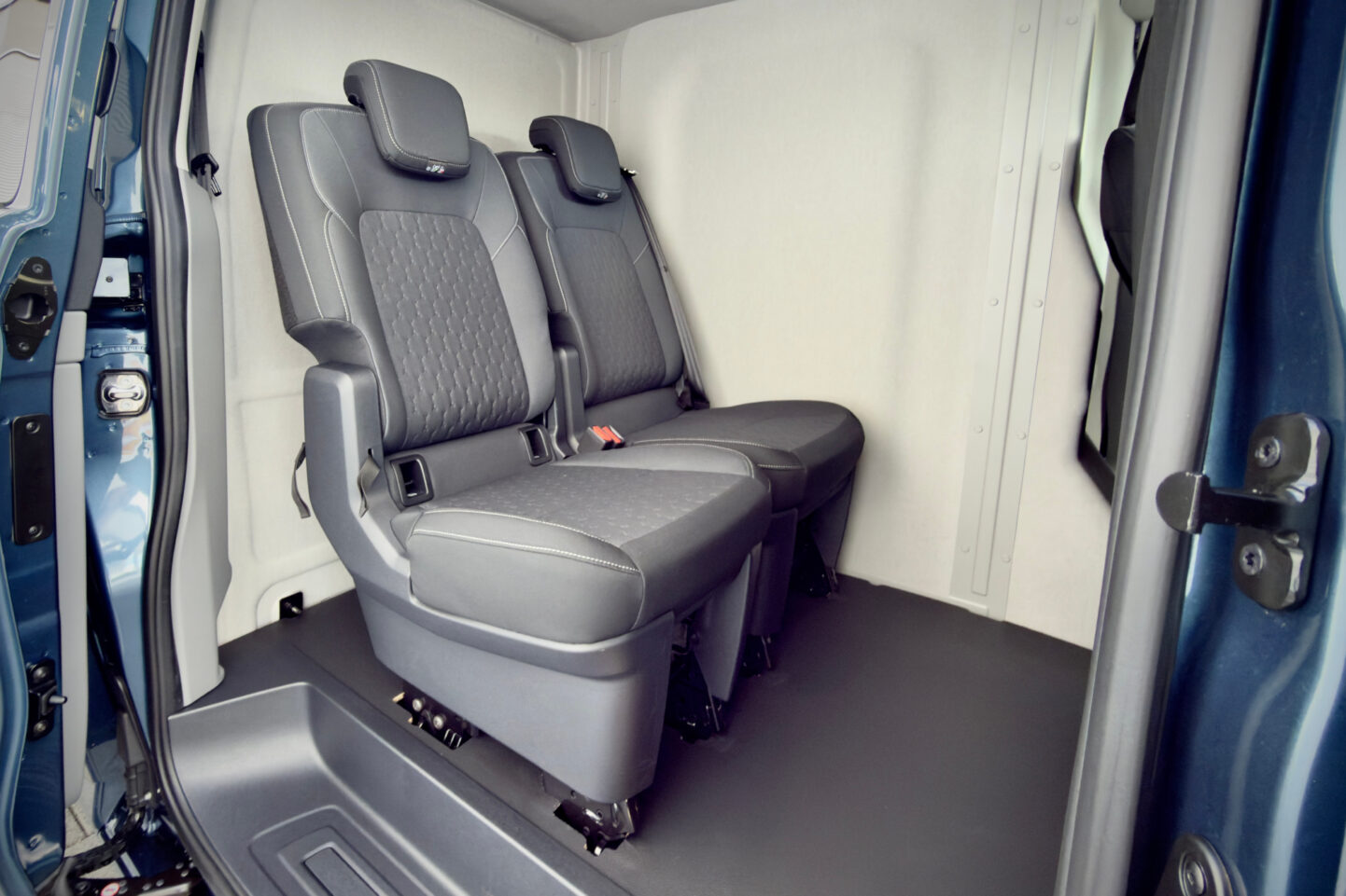 Koeajo: Ford Transit Custom Multicap – monikäyttöinen kumppani arkeen ...