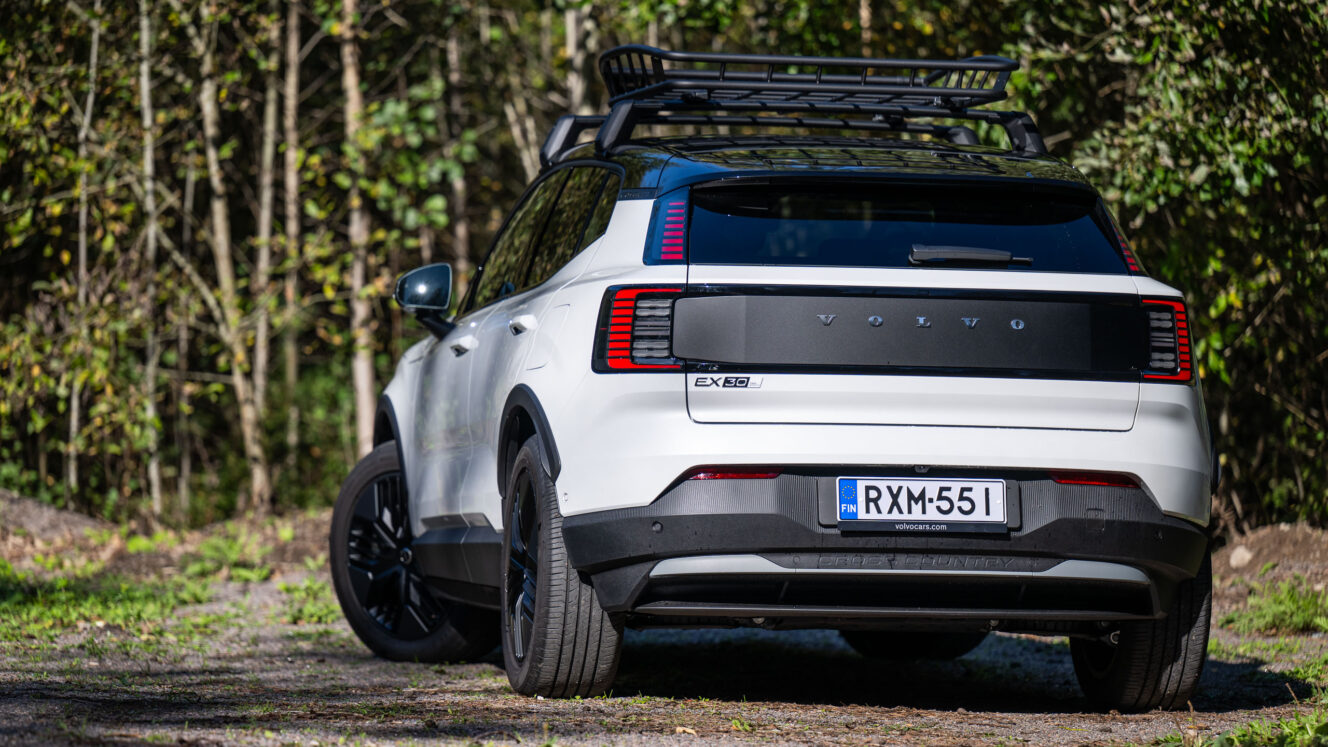 Volvo EX30 Cross Country Twin Ultra