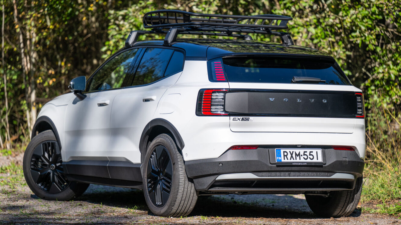Volvo EX30 Cross Country Twin Ultra