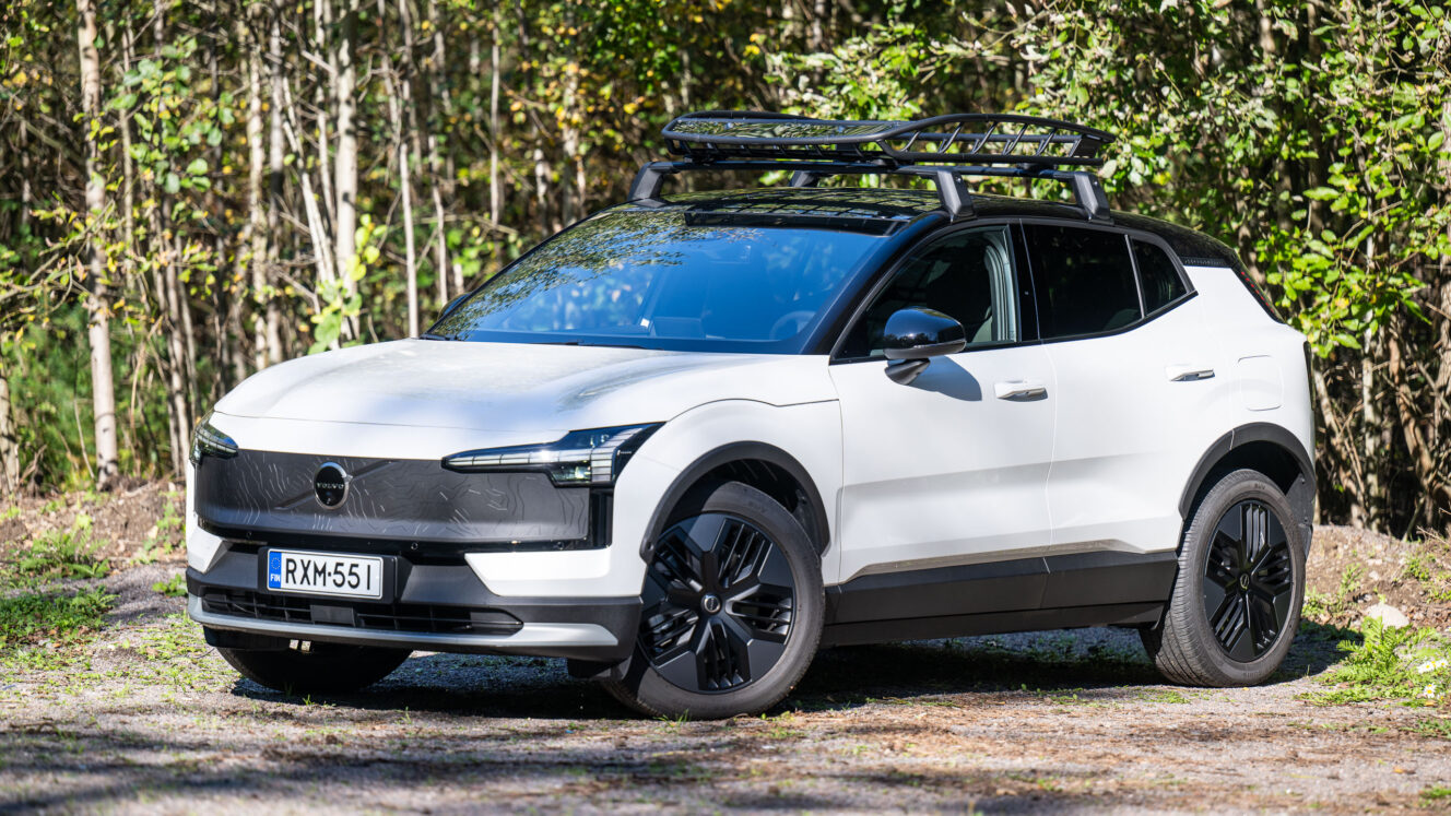 Volvo EX30 Cross Country Twin Ultra