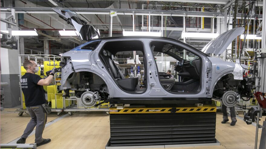 EU komissio 70% kiintiö sähköauto hybridi tuki eurooppalaisuus valmistus