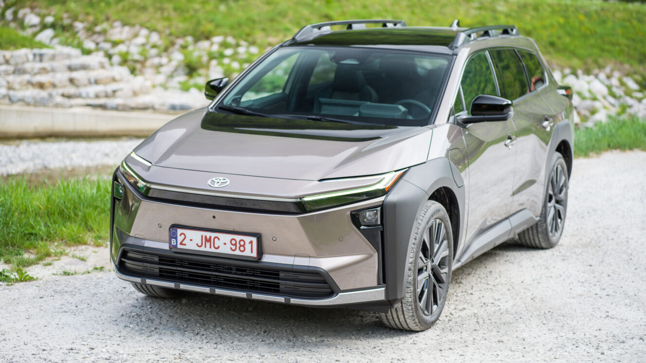Toyota bZ4X Touring farmari farkku