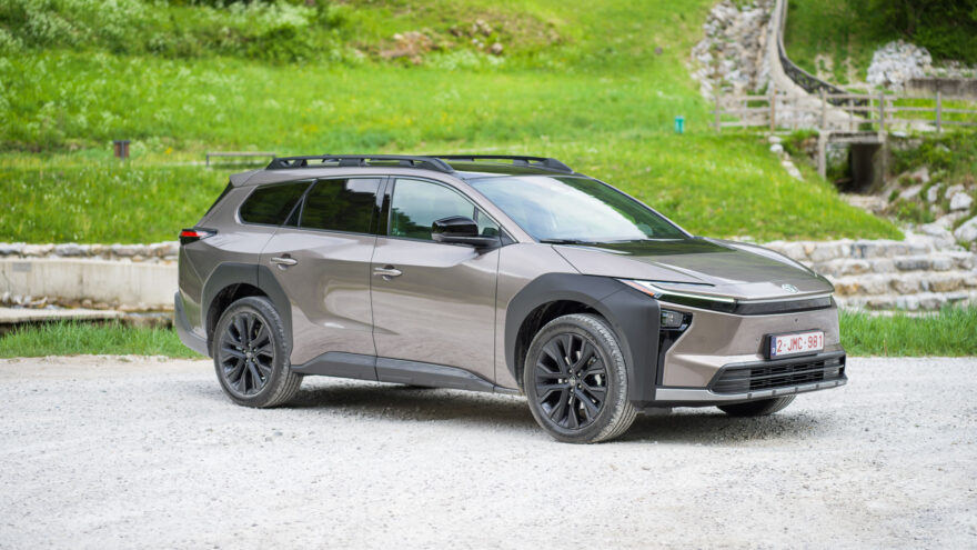 Toyota bZ4X Touring farmari farkku