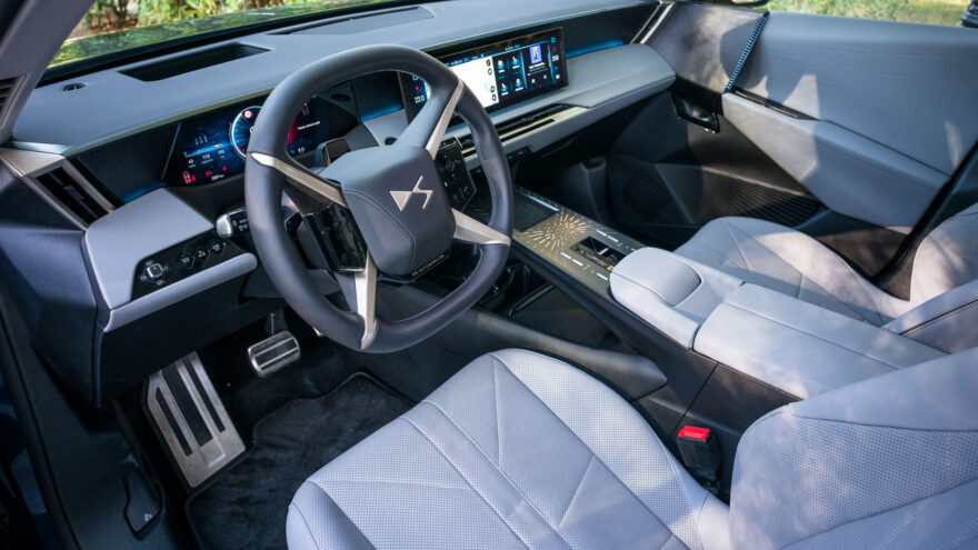 DS N°7 No7 crossover sähköauto katumaasturi SUV crossback