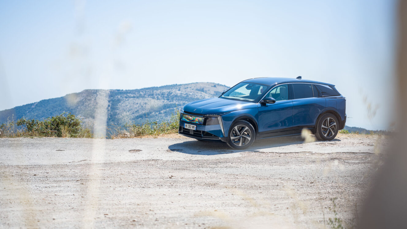 DS N°7 No7 crossover sähköauto katumaasturi SUV crossback